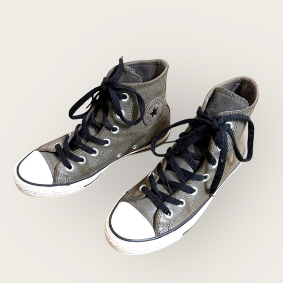 Hi-Top Leather Converse - Picture 3 of 6